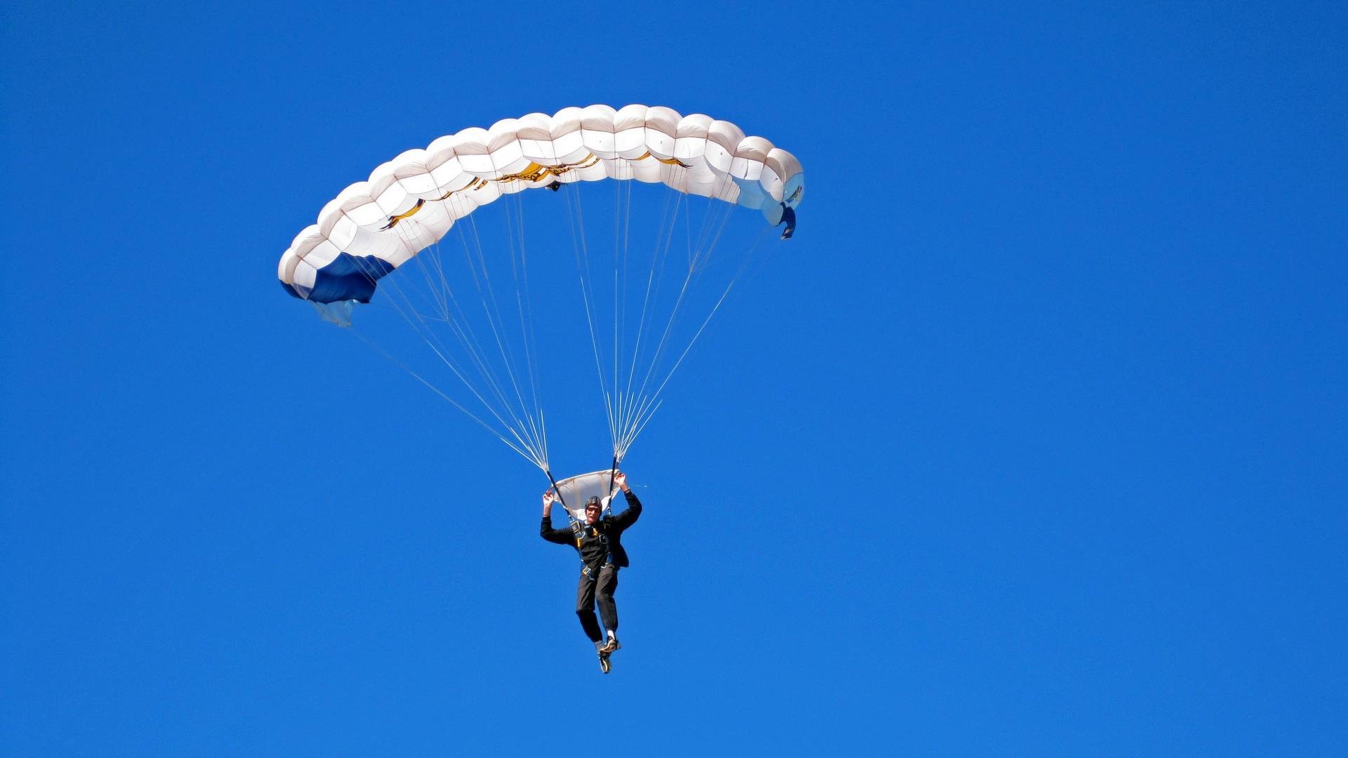 青少年“体育+科技”创新赛在广州盛大启动，推动青训升级，青少年科技创新大赛集体项目